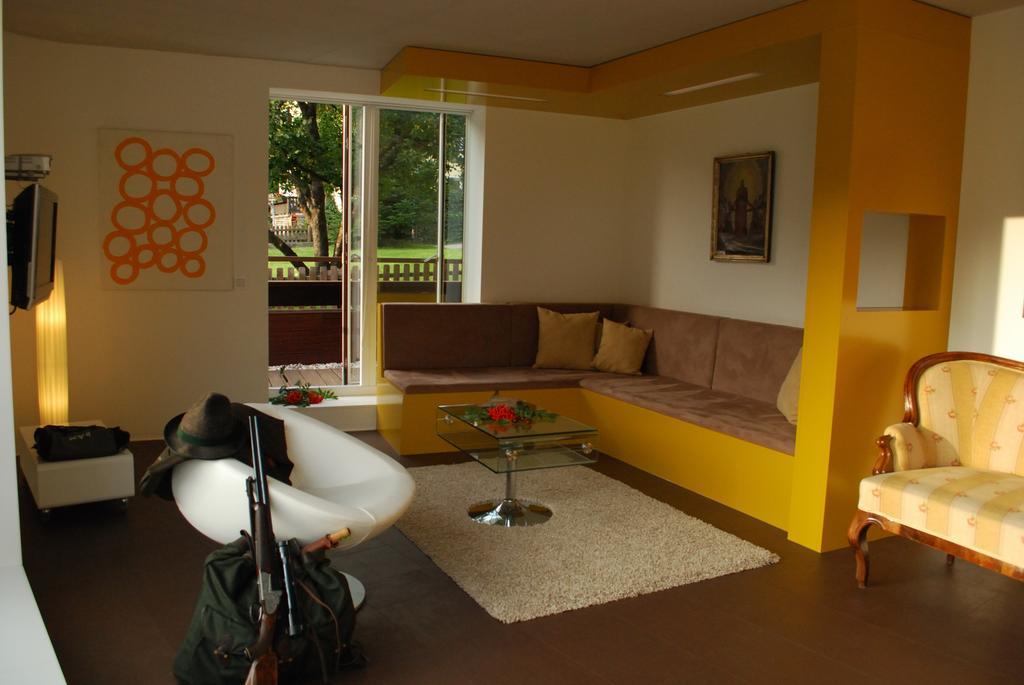 Sun Matrei Design Apartments Матрей ин Остирол Стая снимка